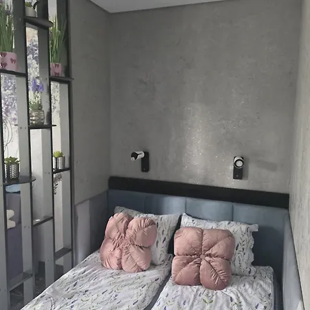 Baltic Portovo Lavender River View Private Garden Apartment Gdansk